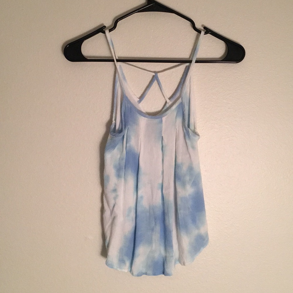 Woman’s flowy tank